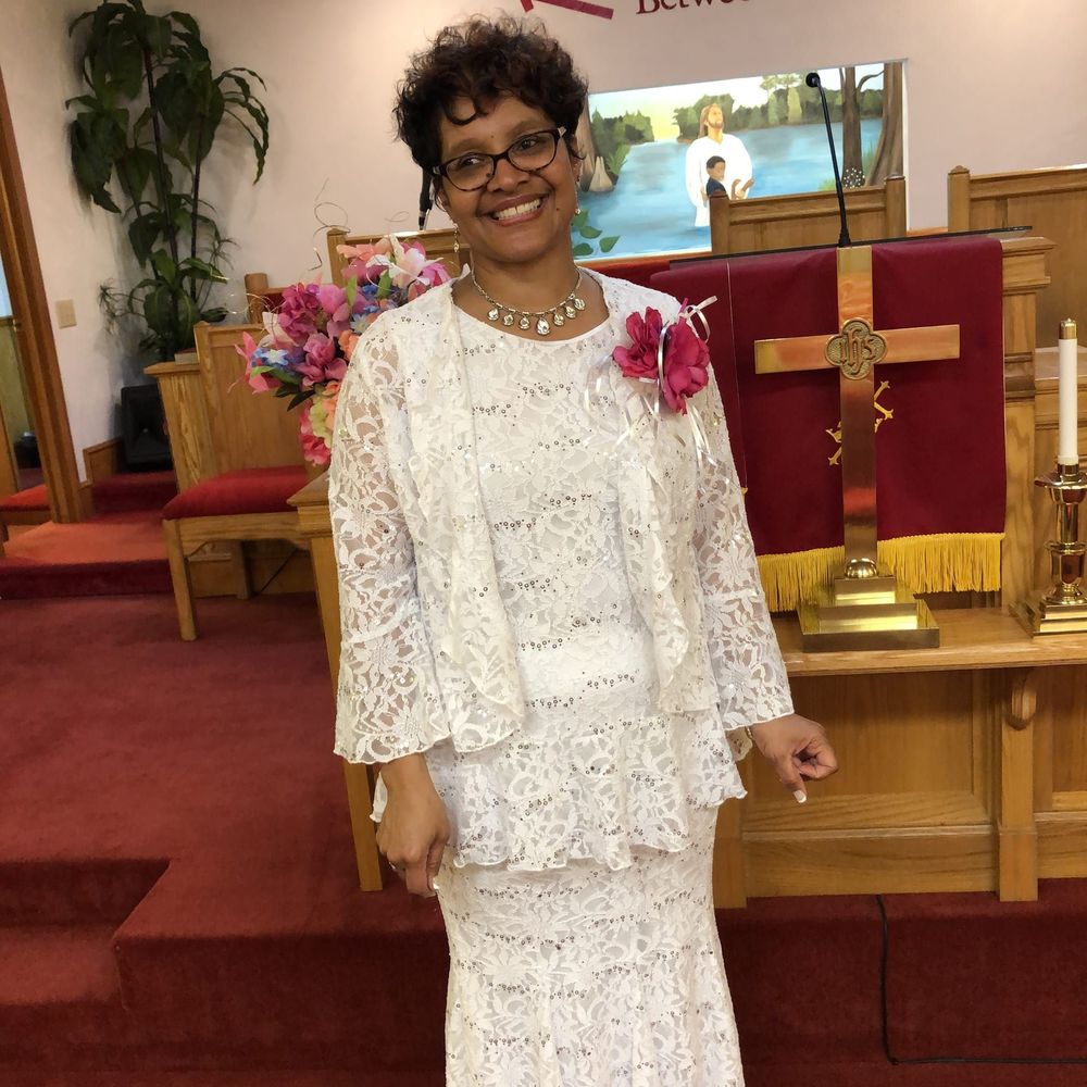 Meet your Posher, Romona